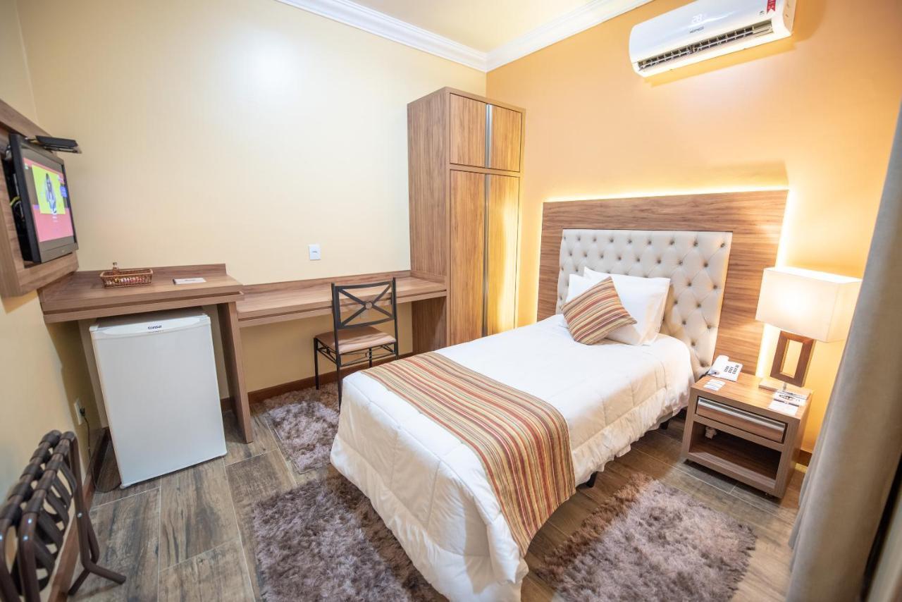Hotel Alles Blau Πελότας Εξωτερικό φωτογραφία
